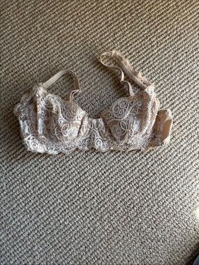 Triumph Lace Underwire Bra  in Beige,